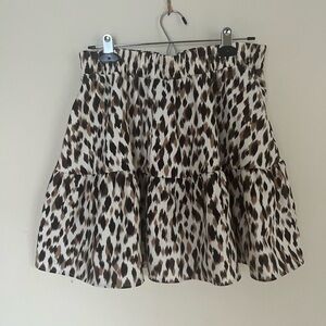 Never Worn (No Tags): Shein Leopard Print Tiered Mini Skirt – Size L (US 8/10)